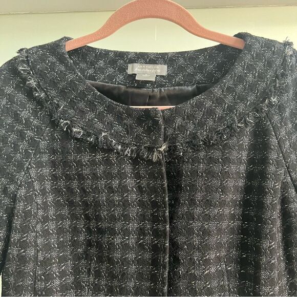 Ann Taylor Italian Tweed Fringe Snap Button Cropped Blazer Women’s 4 Checkered - Picture 4 of 8